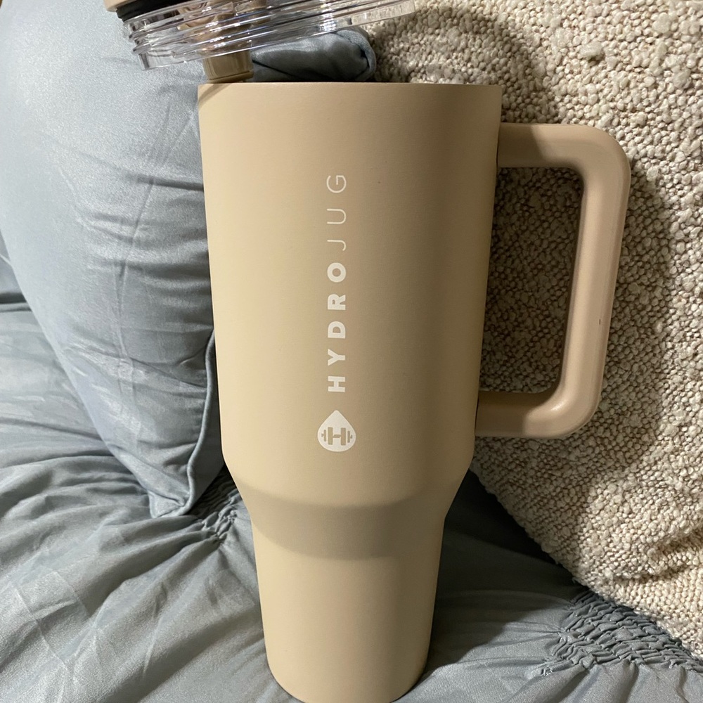 Hydrojug Traveler tan color